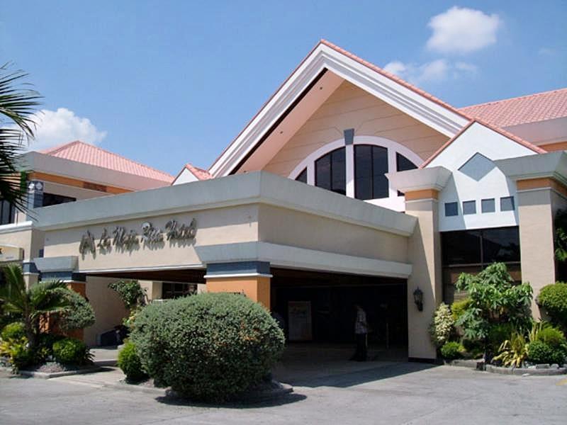 La Maja Rica Hotel Tarlac City Exterior photo