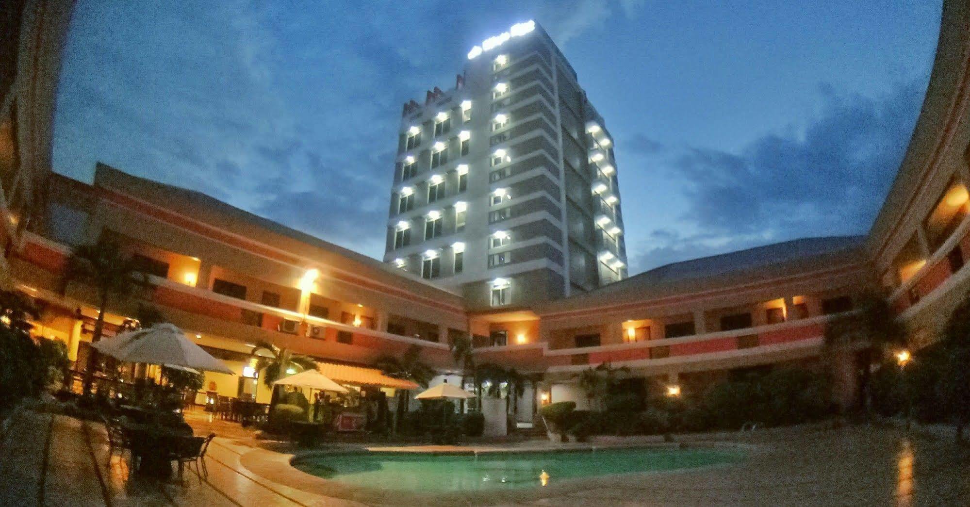 La Maja Rica Hotel Tarlac City Exterior photo