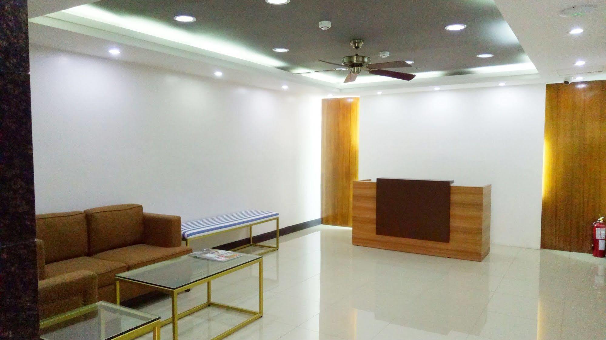 La Maja Rica Hotel Tarlac City Exterior photo
