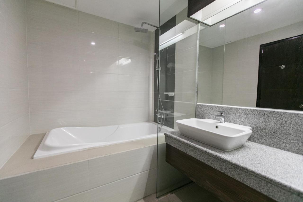 La Maja Rica Hotel Tarlac City Exterior photo