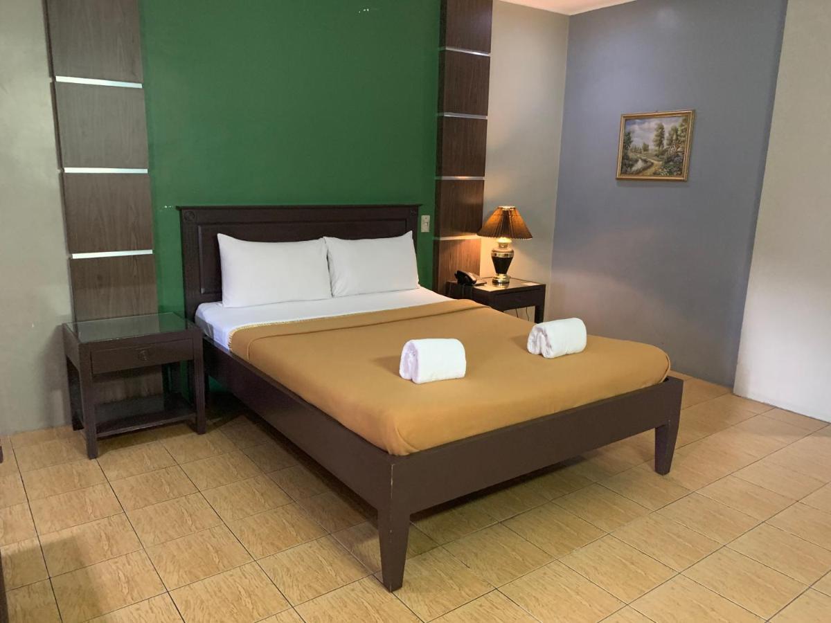 La Maja Rica Hotel Tarlac City Exterior photo